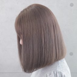 くすみ感強めのミルキーベージュ