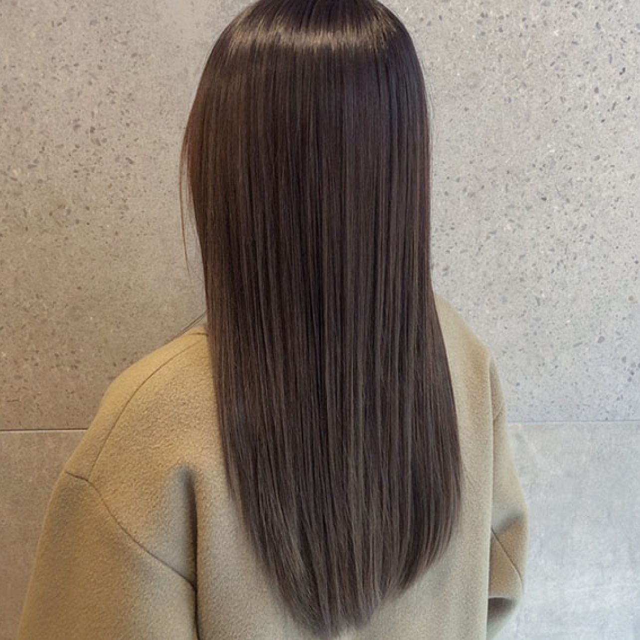 グレージュシルバー