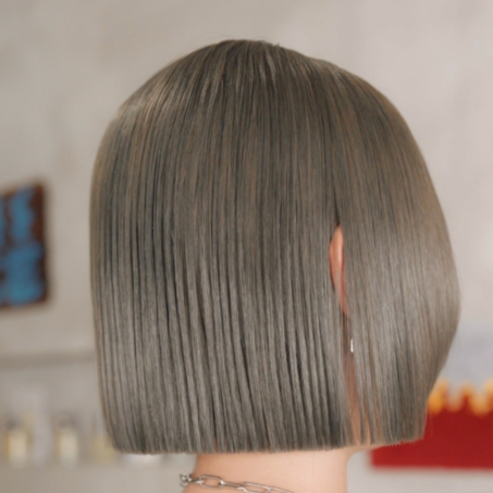 スモーキーグレージュ