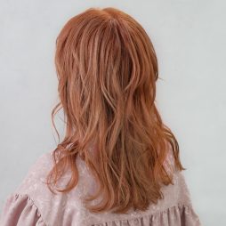 オレンジべージュ