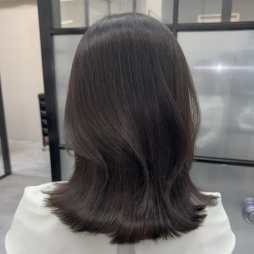 ディープベージュ