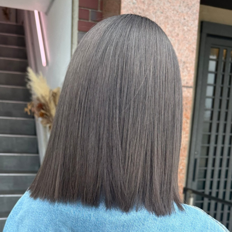 スモーキーグレイ