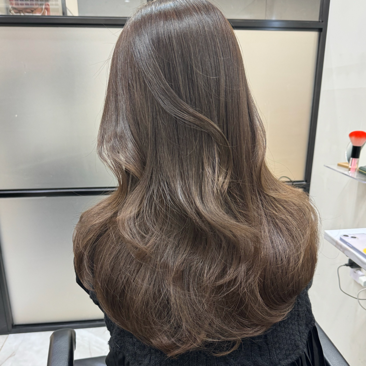 スモーキーベージュ