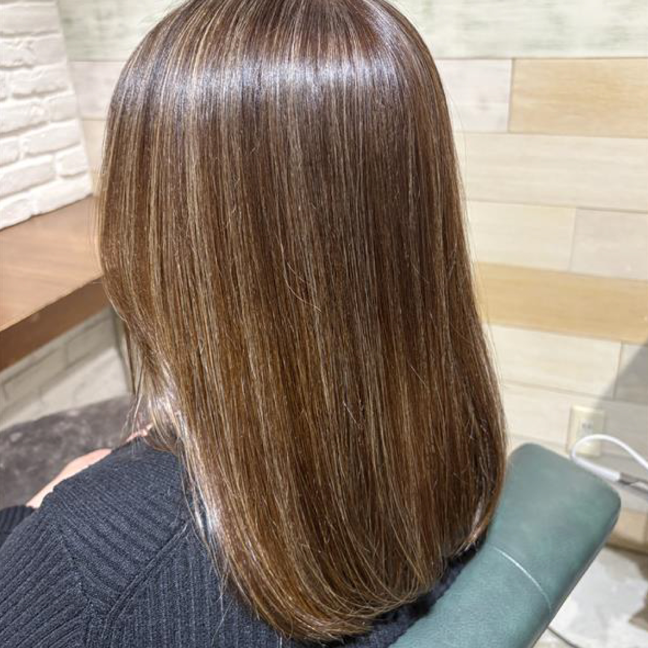 ベージュ（白髪ぼかしハイライト）
