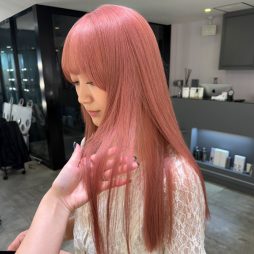 コーラルピンク