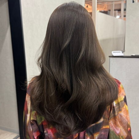 オリーブグレージュ