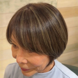 マットベージュ（白髪ぼかしハイライト）