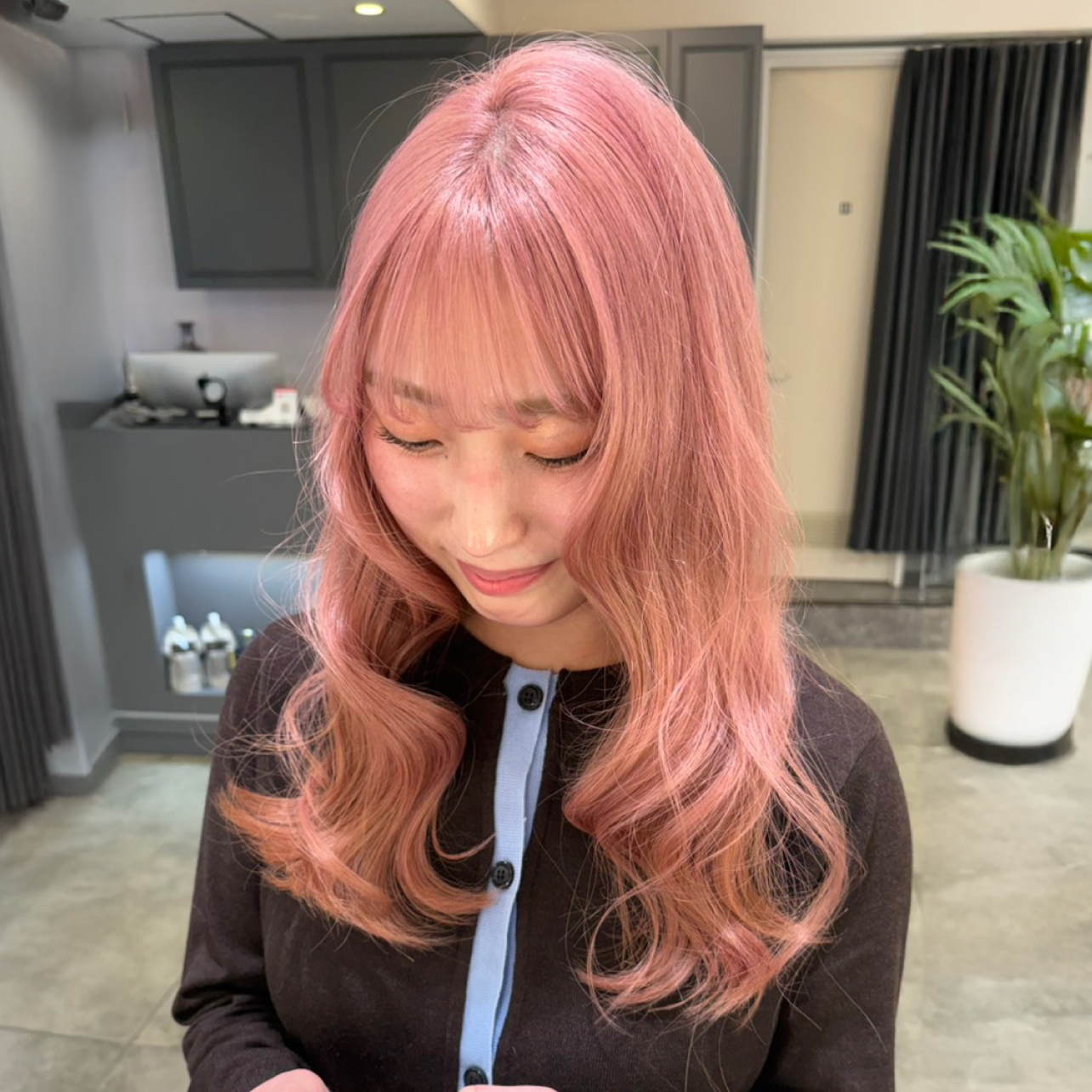 ピンクベージュ