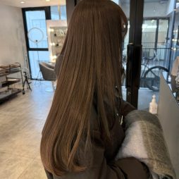 ダークグレージュ