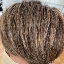 マットベージュ