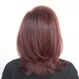 ピンクベージュ