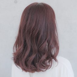 ピンクグレージュ