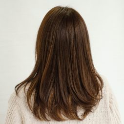 ベージュ