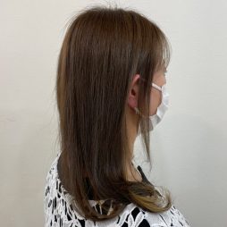 オリーブ系ベージュ
