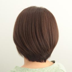 オリーブベージュ